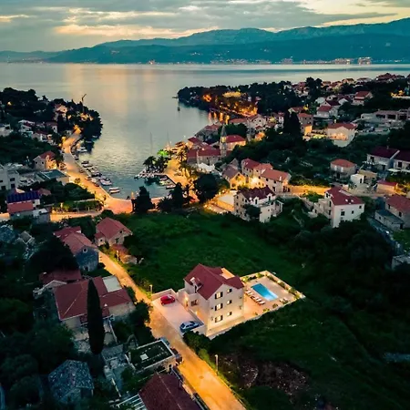 Seaside Luxury With A Swimming Pool Splitska, Brac - 23815 Villa *
