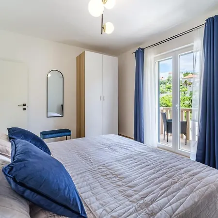 Seaside Luxury With A Swimming Pool Splitska, Brac - 23815 Villa *
