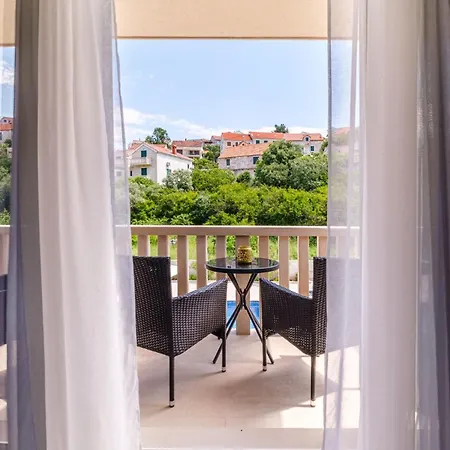 Seaside Luxury With A Swimming Pool Splitska, Brac - 23815 Splitska