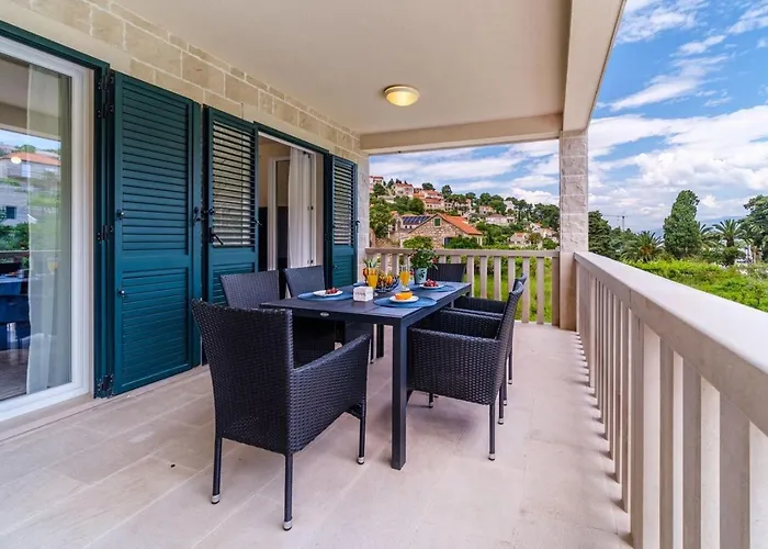 Seaside Luxury With A Swimming Pool Splitska, Brac - 23815 * ספליטסקה