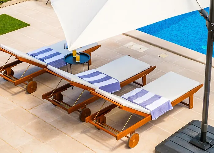 וילה Seaside Luxury With A Swimming Pool Splitska, Brac - 23815